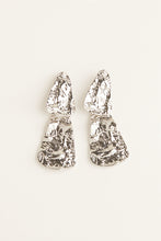 Load image into Gallery viewer, Sculptured Silver Drop Earring - Yvonne.b